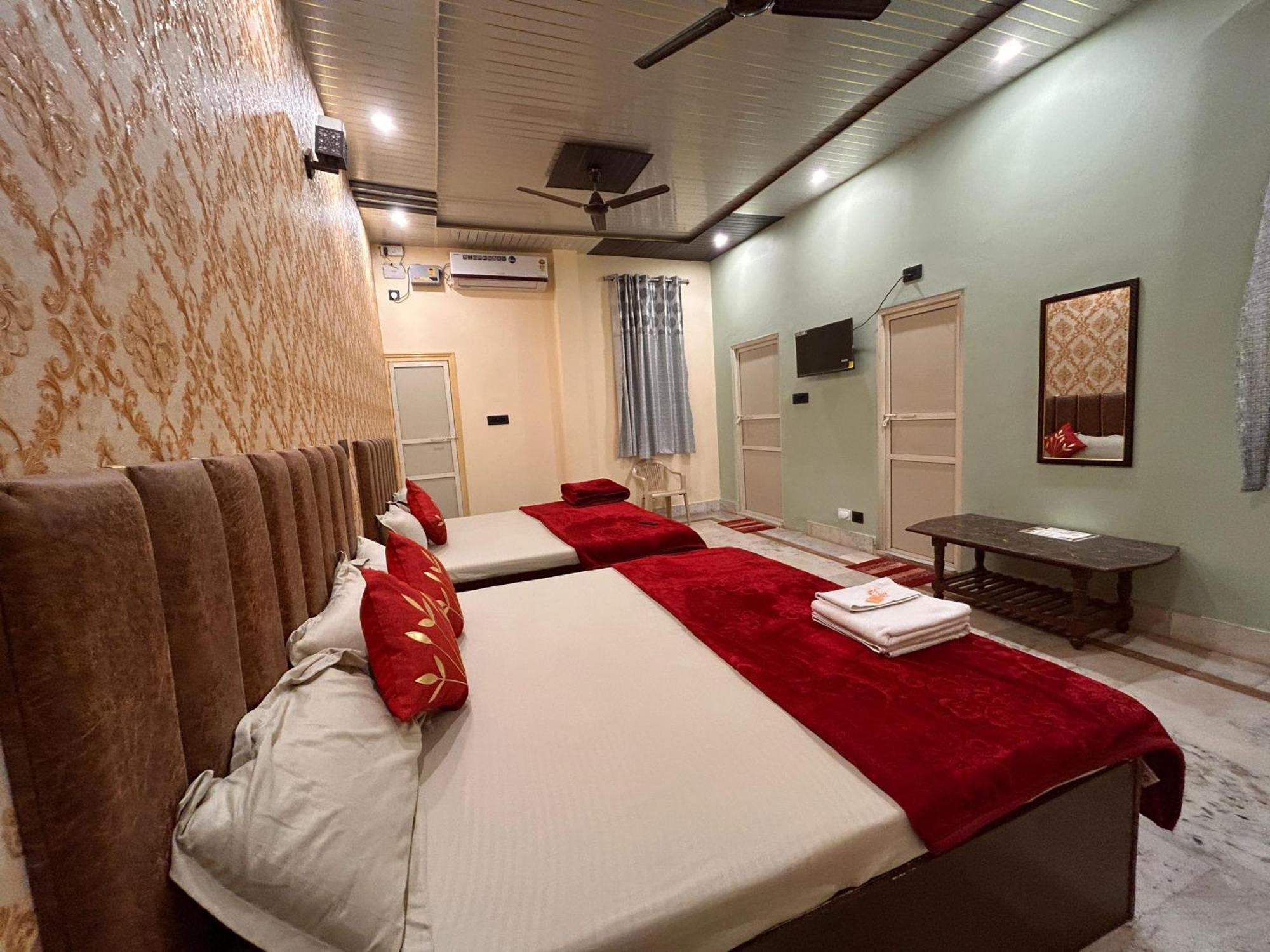 Temple Town Homes Assi Ghat فاراناسي المظهر الخارجي الصورة