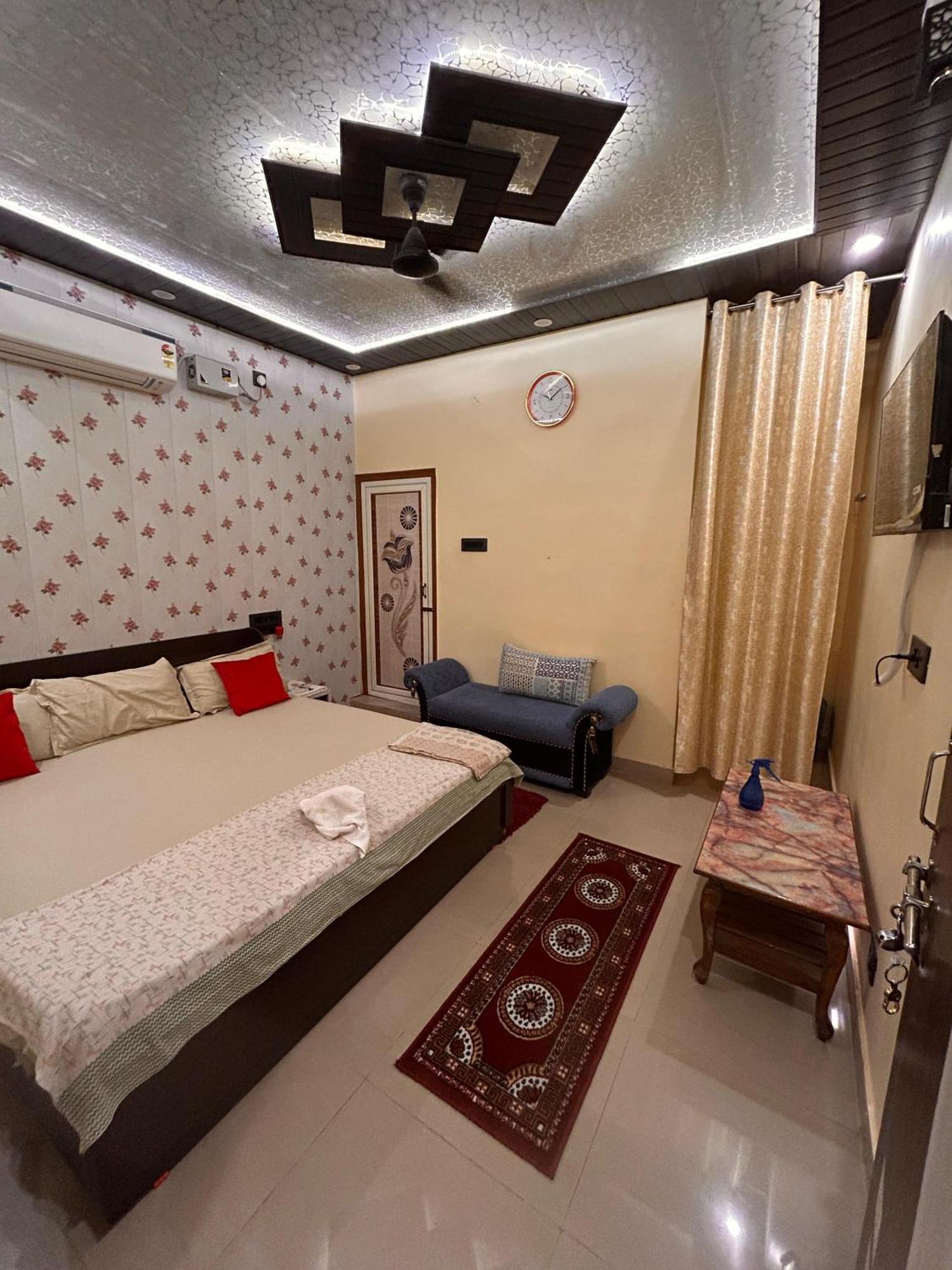 Temple Town Homes Assi Ghat فاراناسي المظهر الخارجي الصورة